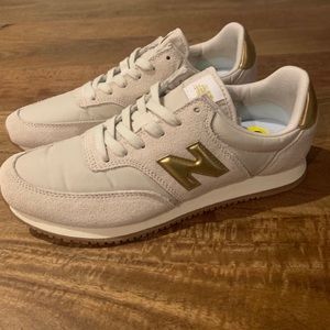 Rare 620s New Balance shoes. Sz 8.5